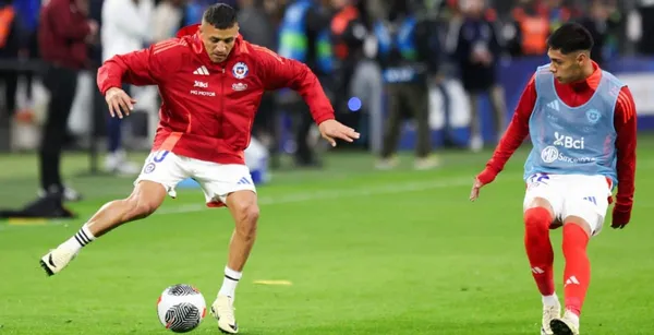 Alexis Sánchez y Darío Osorio en la Selección Chilena.