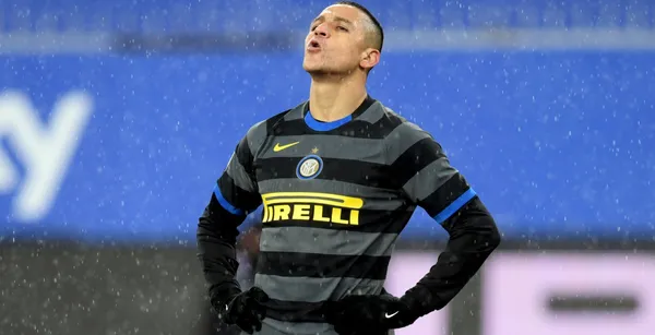 Cargan contra Alexis en Italia