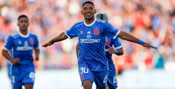 Cristian Palacios celebrando.