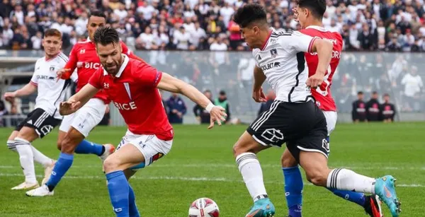 Damián Pizarro y Gary Kagelmacher en el último partido entre Colo Colo y Universidad Católica.
