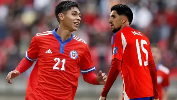 Darío Osorio y Diego Valdés (Foto tomada de: La Roja/Wikipedia)