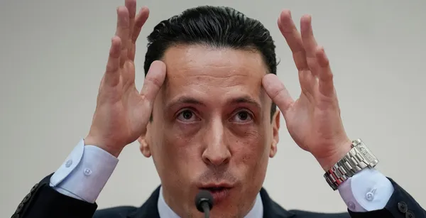 Eduardo Carlezzo no sale de los primeros planos.