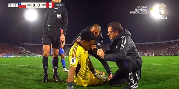 El arquero peruano fue el centro de atención después del encuentro.