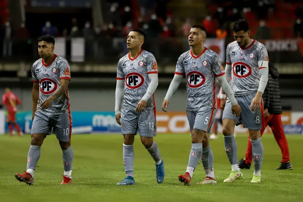 El conjunto cruzado estaría siguiendo de cerca a un futbolista nacional.