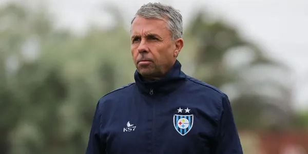 El cuadro universitario sigue acelerando su búsqueda de nuevo DT.