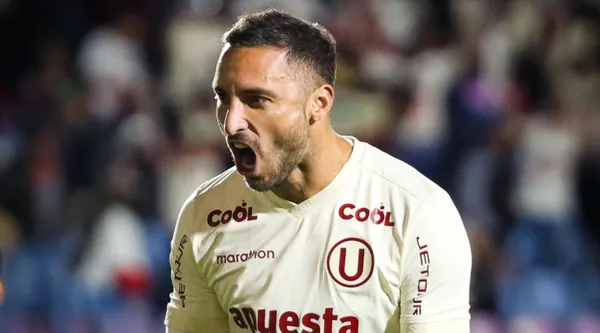 El delantero es el goleador de Universitario de Perú y ha tenido una carrera exitosa en el vecino país.