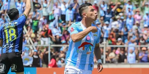 El delantero es pieza clave en su club que acaba de ascender de división