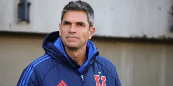 El entrenador de la U estaría definiendo su futuro en las próximas semanas.