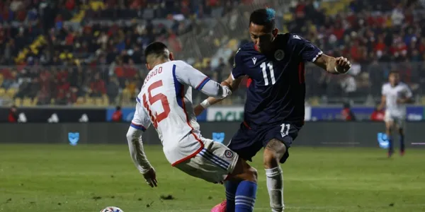 El entrenador nacional estaría encantado con el jugador y quiere verlo en Chile.