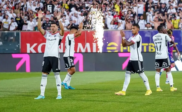 El entrenador optaría por tres defensores centrales.