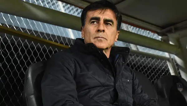 El estratega albo recibió una buena noticia.