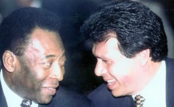 El ex defensor chileno tuvo que enfrentar en más de una ocasión al Rey del fútbol