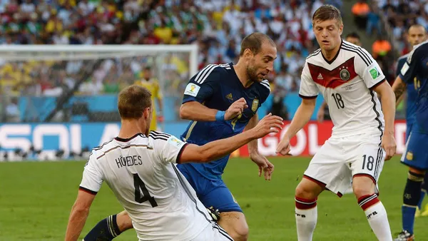 El ex lateral de la Albiceleste se retiró el año 2019 jugando para el West Ham United.