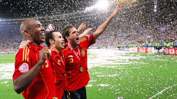 El ex seleccionado español estuvo presente en la despedida de Matías Fernández.