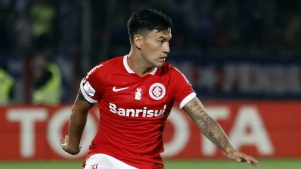 El futbolista fue reconocido tras la victoria de Internacional por Copa Libertadores.