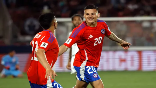 El futbolista hizo su debut oficial y se llevó todos los elogios.