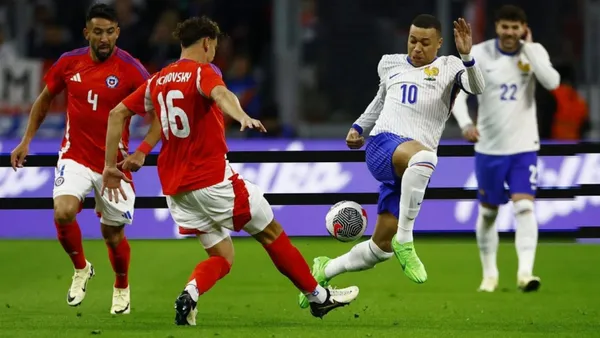 El futbolista logró ganarse un espacio en la selección a temprana edad y partir al viejo continente.
