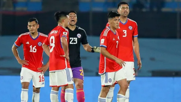 El futbolista no la pasa bien en su equipo.