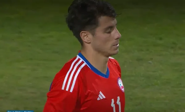 El futbolista recibió varias críticas en redes sociales.