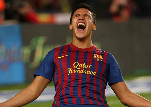 El maravilla sigue sin club y ahora viajó a ofrecerse como nuevo jugador culé.