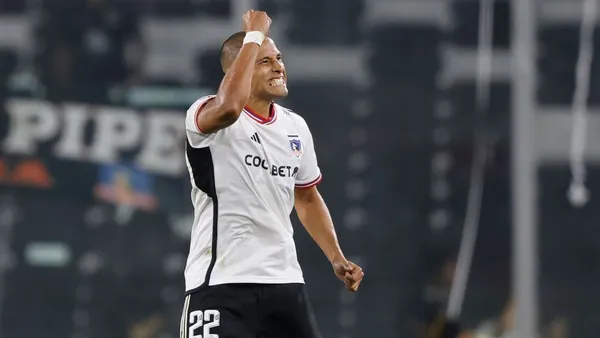 El ‘Tanque’ marca el primero para los albos.