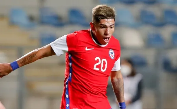 El volante chileno seguiría en Brasil ante todo pronóstico.