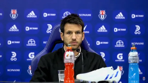 En medio de la búsqueda de entrenador y la conformación del plantel, Manuel Mayo cruzó la cordillera y comenzó a trabajar las contrataciones.