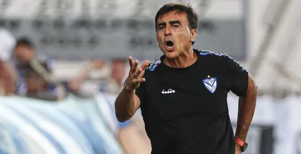 Gustavo Quinteros sufre en Argentina.