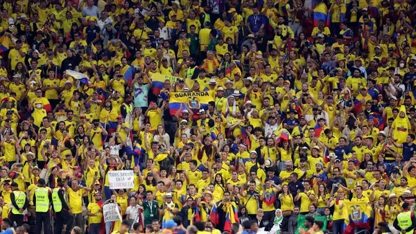 La federación de fútbol de Ecuador recibió dos sanciones por el comportamiento de los hinchas en el mundial