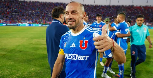 Marcelo Díaz con la camiseta de Universidad de Chile.