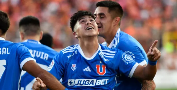 Marcelo Morales con la camiseta de Universidad de Chile.