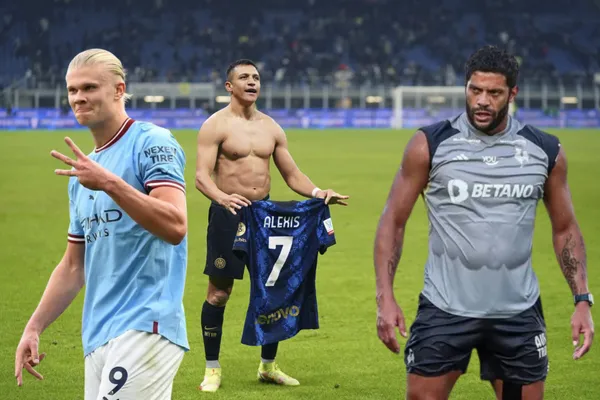 Pese a estar en la recta final de su carrera el chileno no deja de llamar la atención.