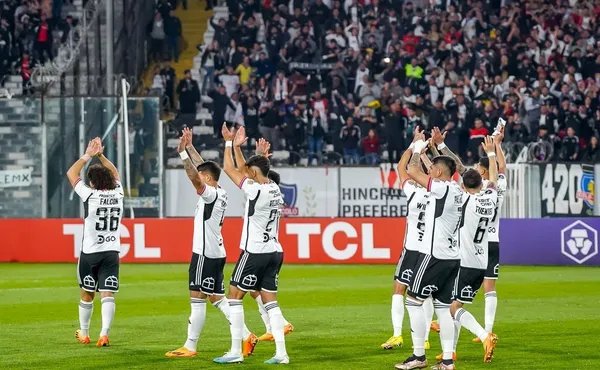 Se trata de un futbolista albo.