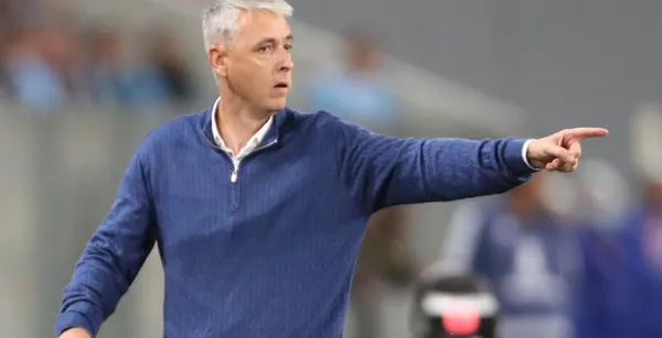 Tiago Nunes planea cambios en el conjunto cruzado.