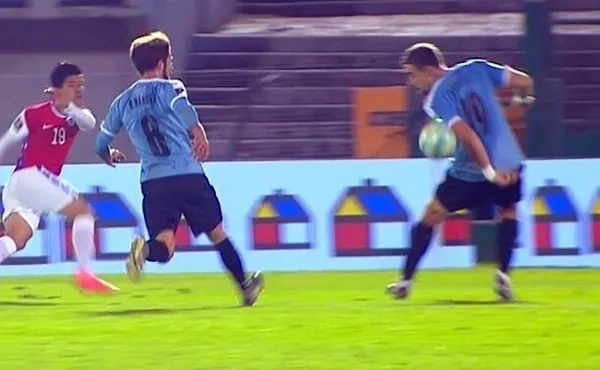 Tras la desastroza participación de la Celeste en la Copa del Mundo, la fanaticada chileno no tuvo contemplaciones ante la tristeza charrúa.