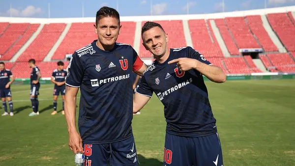 Tras los últimos años de fracasos en la Universidad de Chile, un ídolo azul quiere volver al profesionalismo y la fanaticada azul pide su regreso.