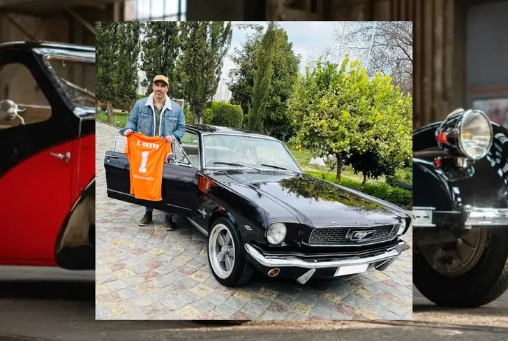 Claudio Bravo en su Ford Mustang (Foto tomada de: Instagram)