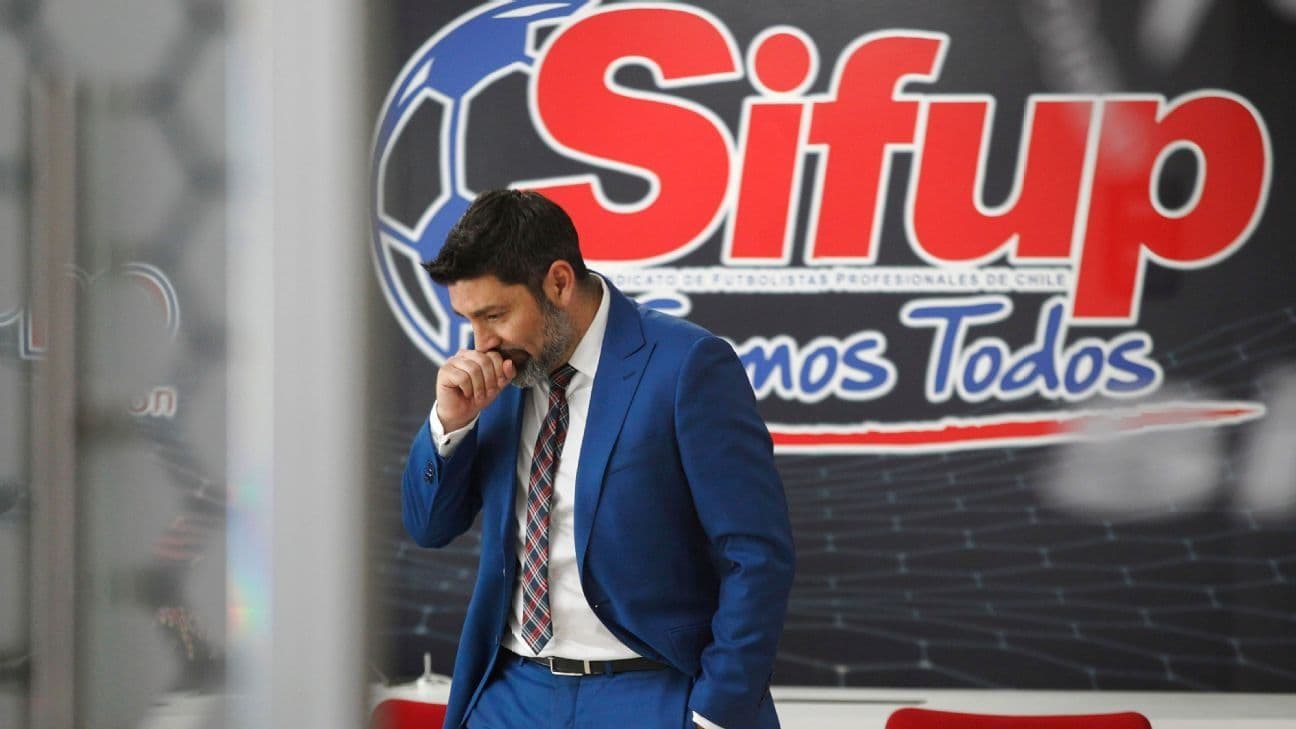 A menos de un día de la presentación de los borradores de las bases del fútbol chileno, El sindicato de futbolistas realizó fuertes acusaciones.