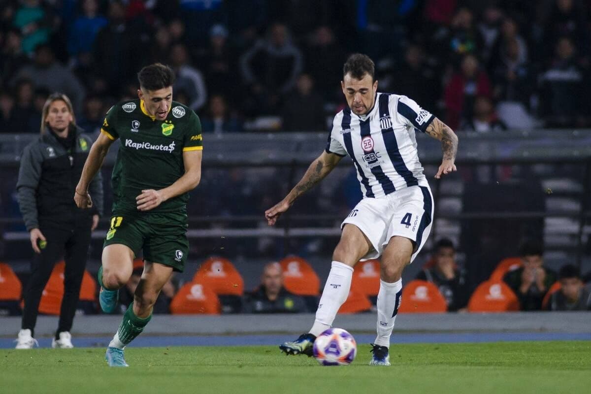 A menos de una semana para que inicie el campeonato nacional, el Cacique aún no puede cerrar su plantel
