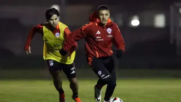 Alexis Sánchez y Víctor Dávila no se han logrado juntar de buena forma en el primer tiempo. 