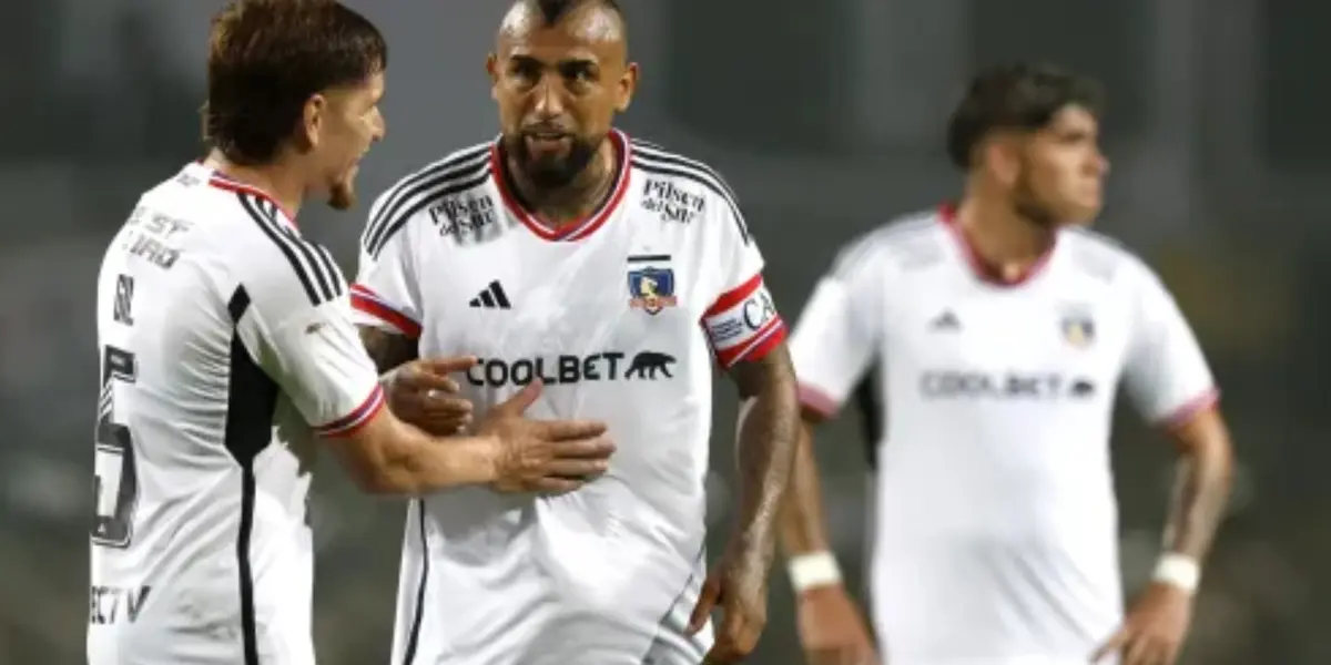 Arturo Vidal con la camiseta de Colo Colo.