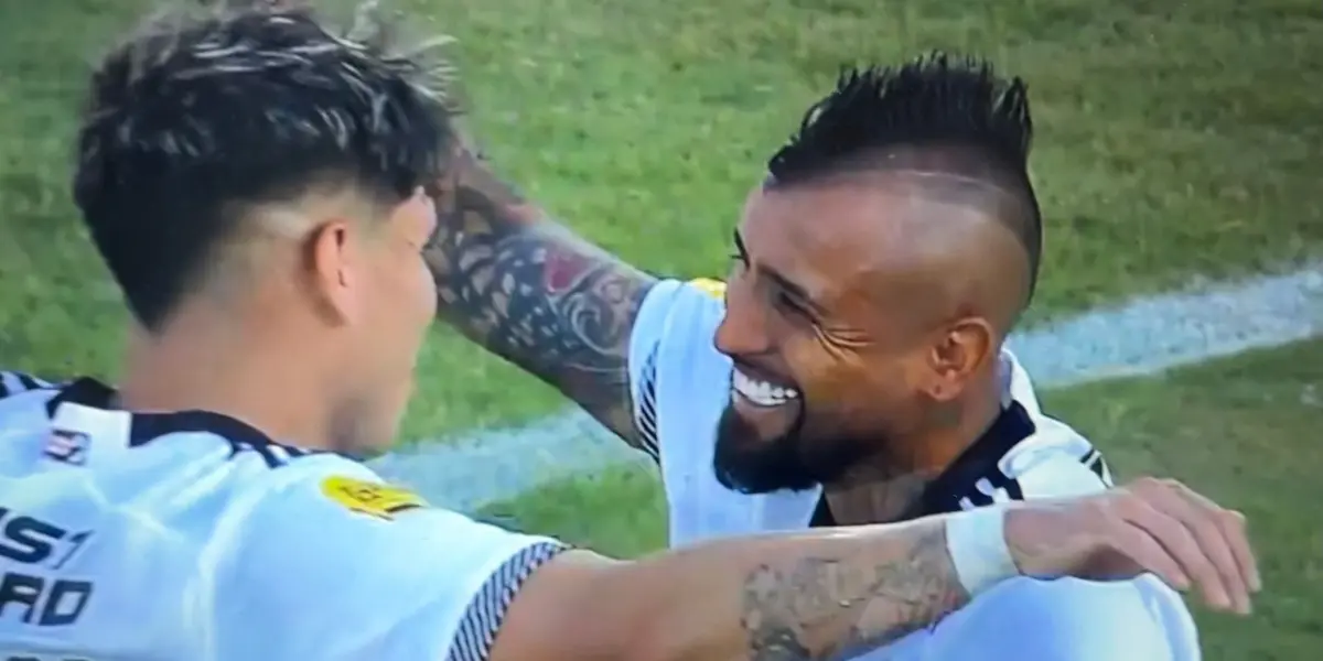  (VIDEO) Colo Colo le pasa por encima a Huachipato y Vidal hace historia