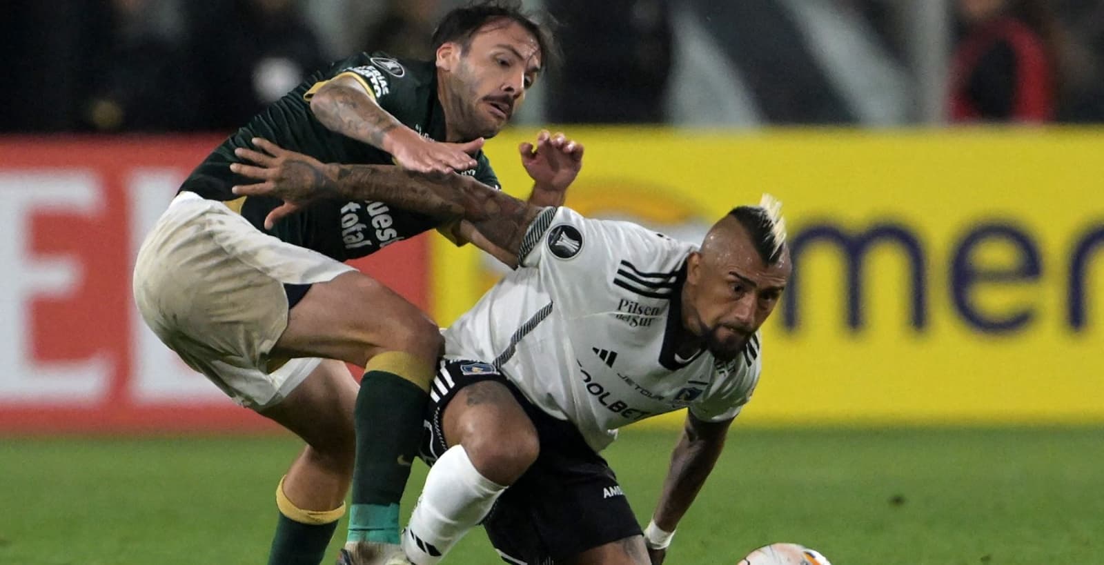 Arturo Vidal vs. Alianza Lima.