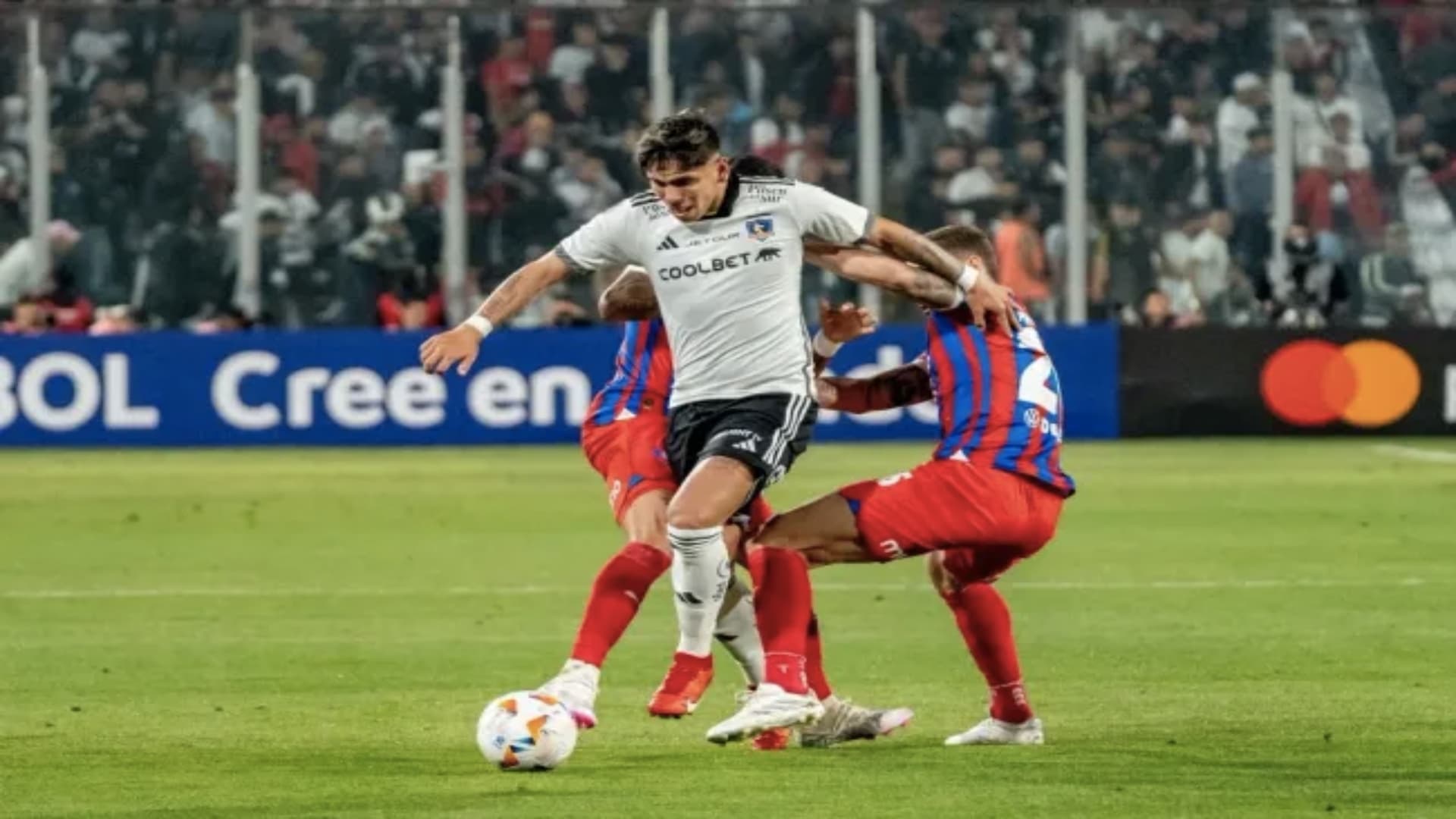Carlos Palacios frente a Cerro Porteño (foto tomada de: Dale Albo)
