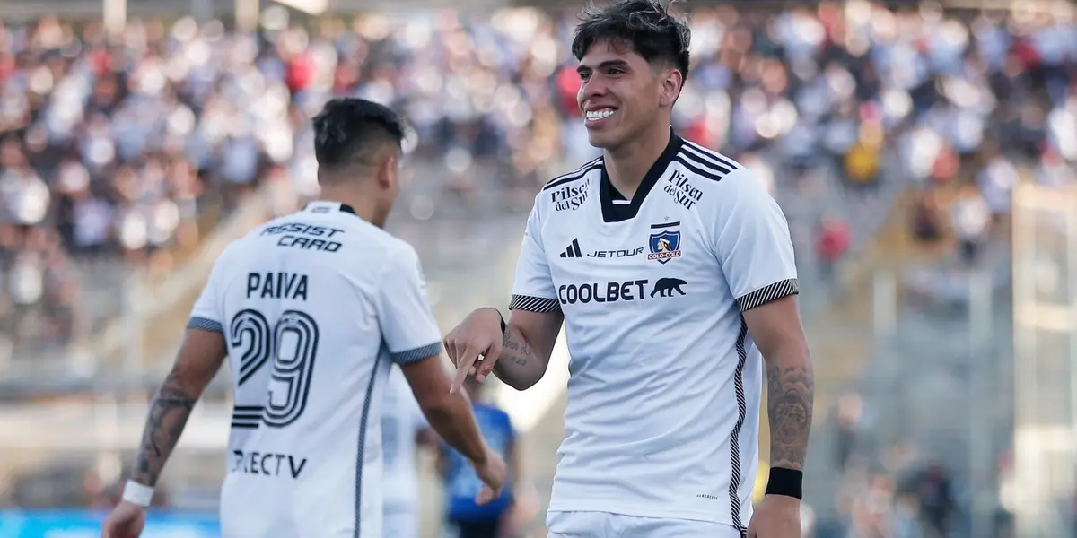 Carlos Palacios y Guillermo Paiva con la camiseta de Colo Colo.