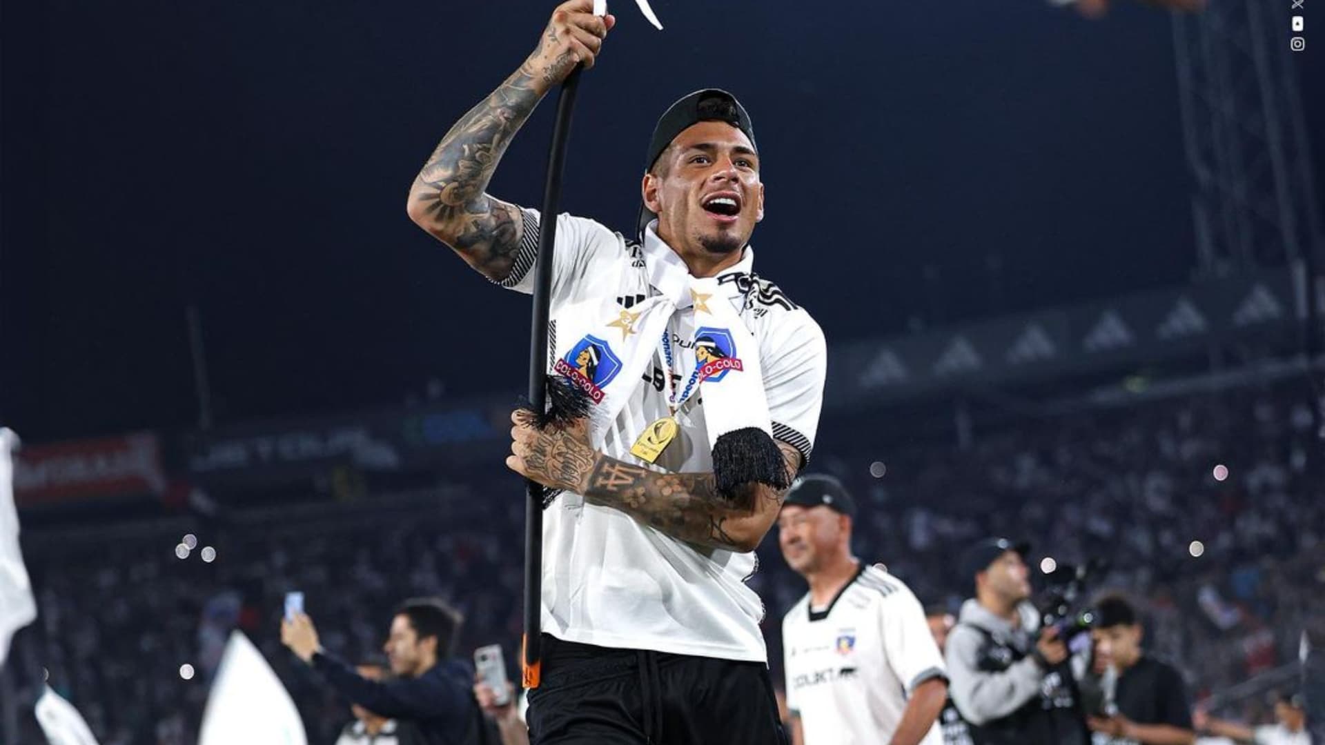 Cepeda conquista a Zamorano: El ex goleador elogia al nuevo crack de Colo Colo. Foto: Instagram