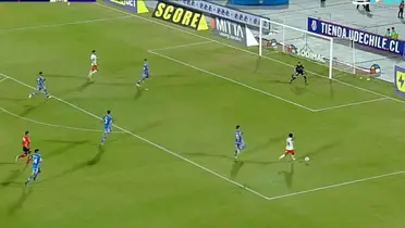 César Munder pudo anotar un golazo.