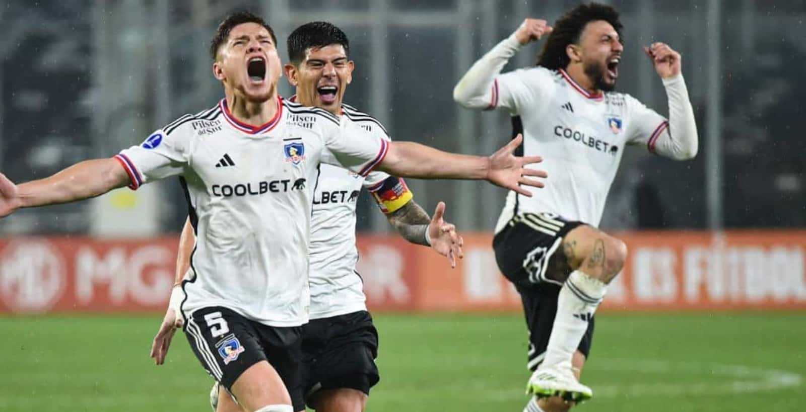 Colo Colo podría sufrir algunos cambios.