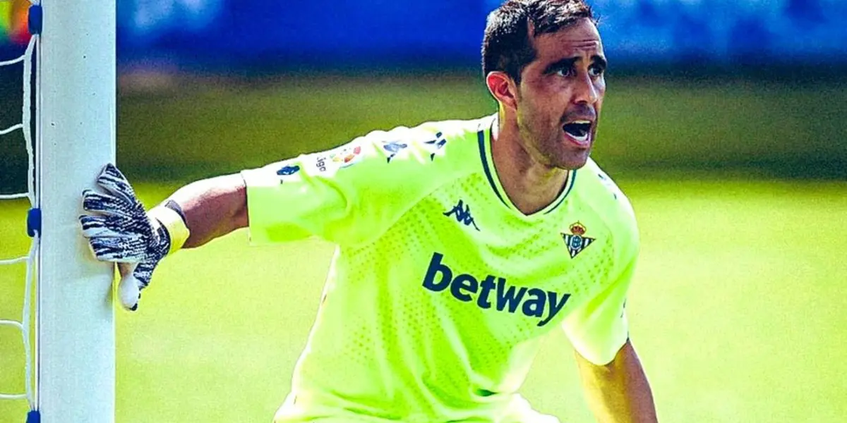 De muy buen pasar en su equipo, siendo incluso campeón, no ha tenido la oportunidad de cruzar el charco.