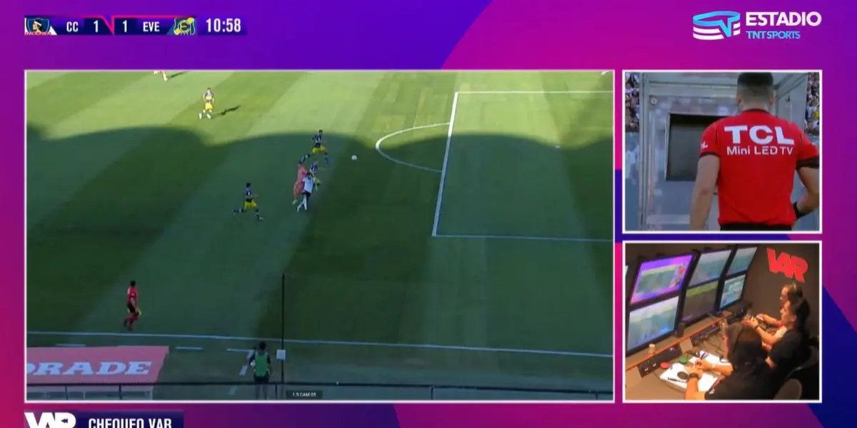 El árbitro Fernando Véjar decidió la expulsión de Ignacio González.